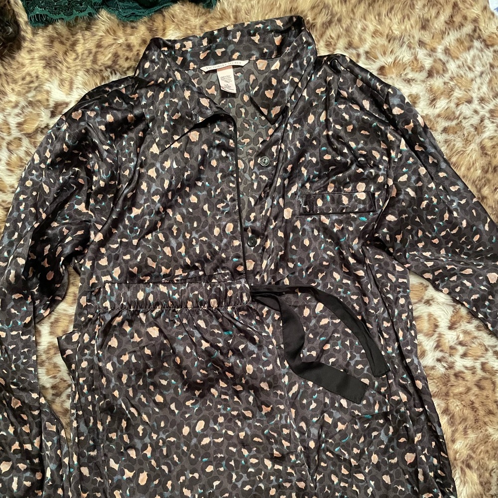 Victoria Secret Pajama Set animal print cheetah print pajamas silk
